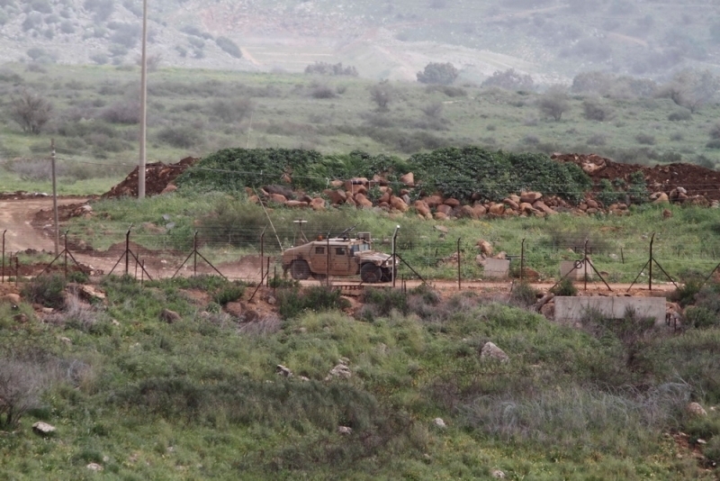 دورية للعدو على طريق الغجر - الجولان