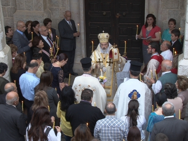 المطران حداد يحتفل برتبة الهجمة في كاتدرائية مار بطرس
