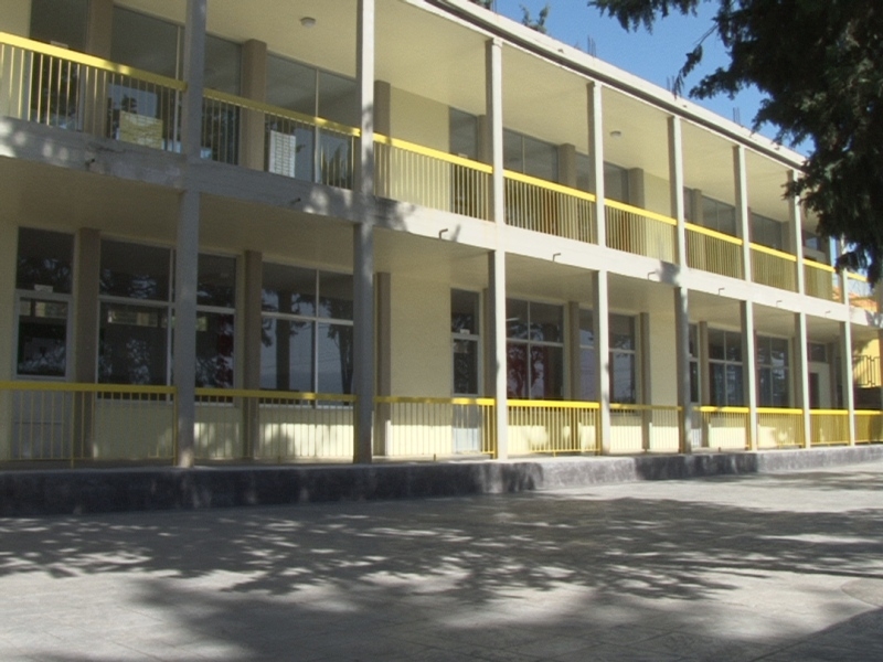 وأيضا الملاعب فرغت من الطلاب