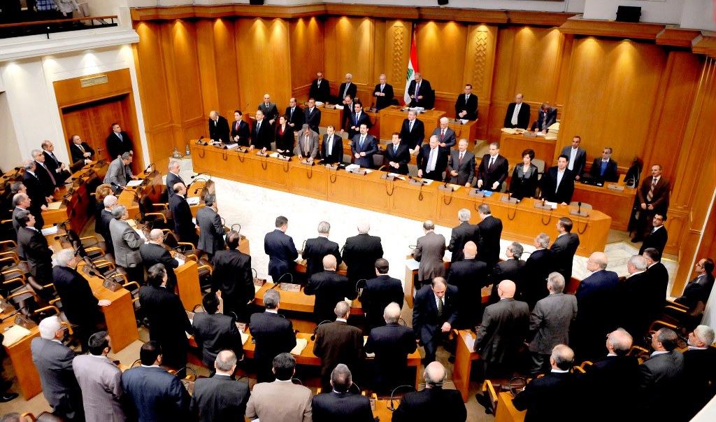 النائب وكيل رشحه الشعب عن طريق الإنتخاب ليمثله في مجلس ما يسمى ( مجلس النواب ) لمدة 4 سنوات 