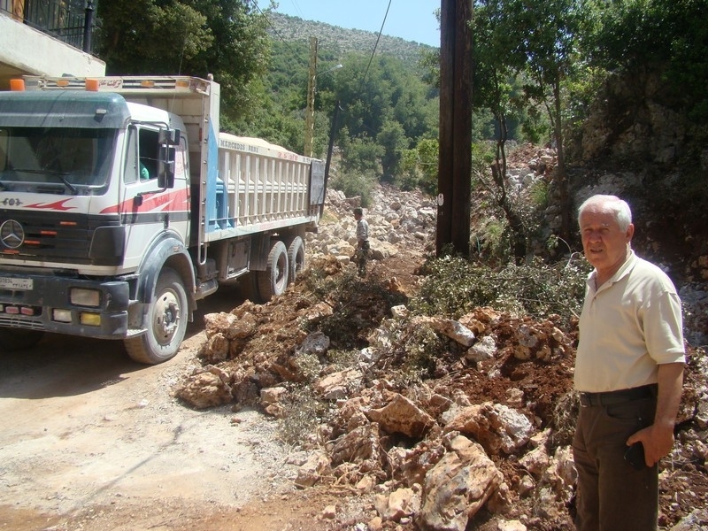 رئيس بلدية كفرشوبا القادري يتلو البيان بحضور رئيس الاتحاد صعب وØ