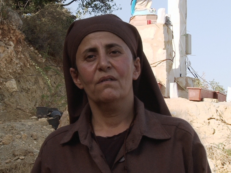 الراهبة حياة يوسف المسؤولة عن مشروع المأوى في العيشية