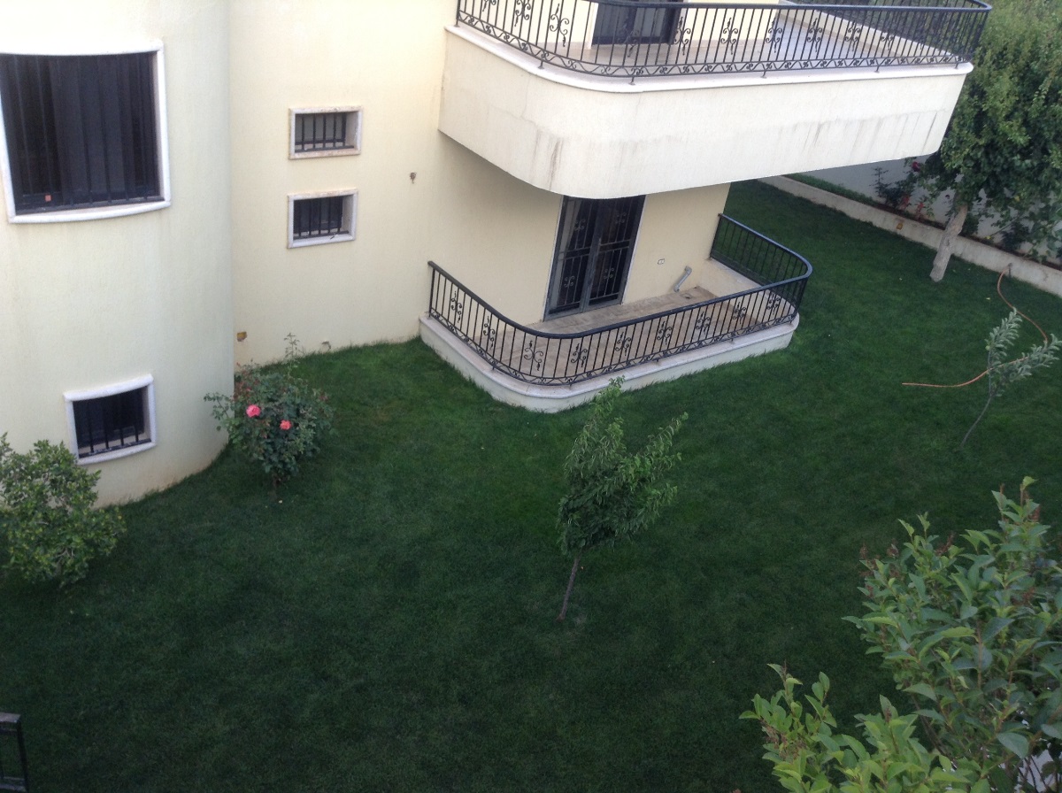 منزل تريبلكس رائع، ذات إطلالات جميلة، معروض للبيع في الخيام