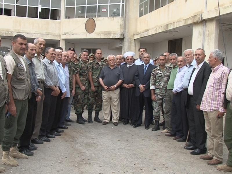 لقطة تذكارية  من فاعليات شبعا مع ضباط وعناصر موقع شبعا