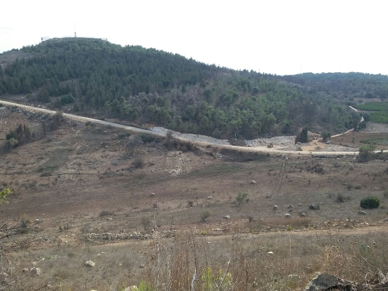 اشغال وحفريات للعدو في وادي هونين