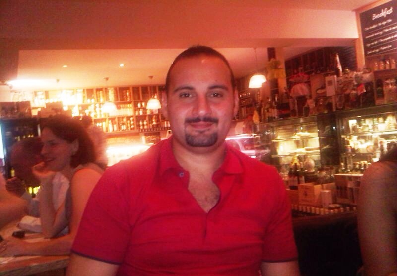 فقيد الخيام الغالي طارق علي حيدر