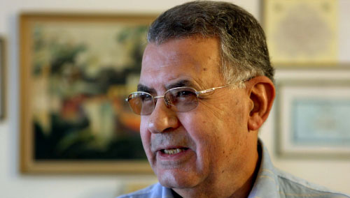 الدكتور إبراهيم بيضون: من مواليد بنت جبيل  1941 يحمل دكتوراه 3ème cycle في التاريخ الإسلامي ـ جامعة غرينوبل، فرنسا ـ بتقدير مشرّف جدّاً ـ 1971. دكت