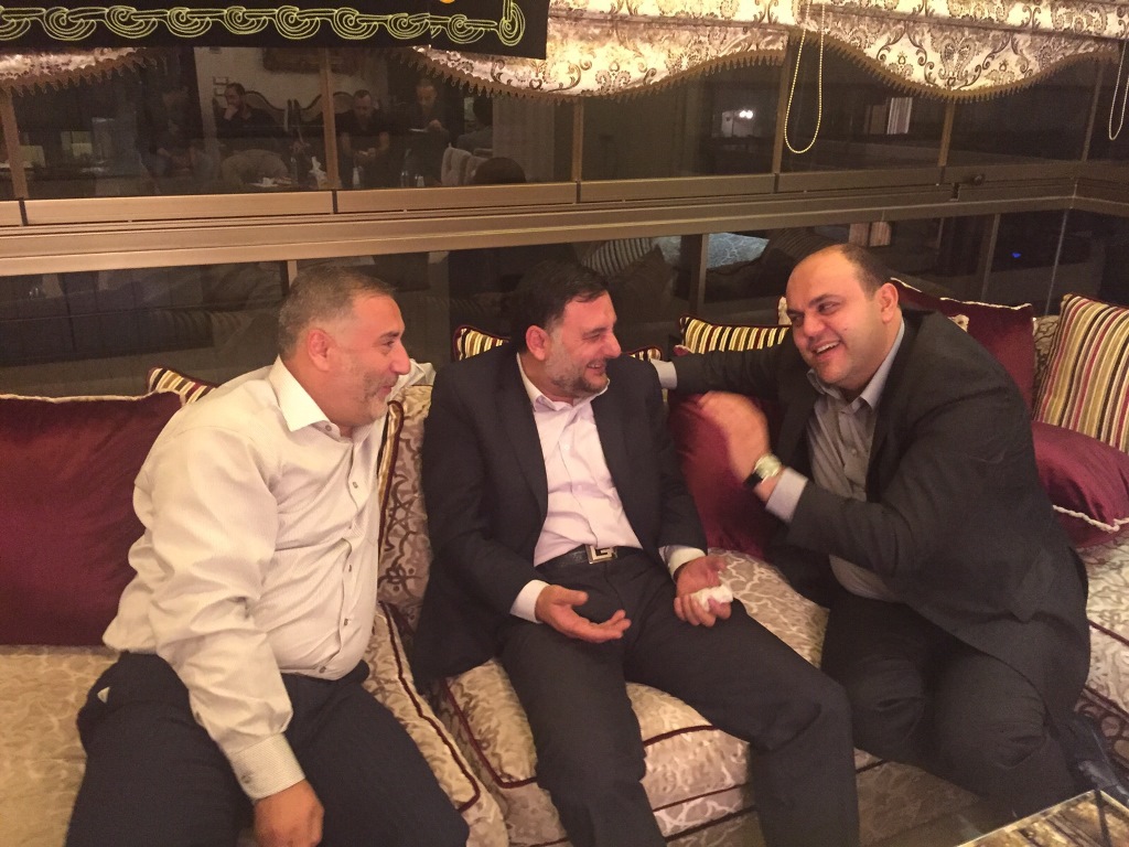 المحامي أسعد يزبك مع الحاج مهتدي والحاج حسي العبدالله