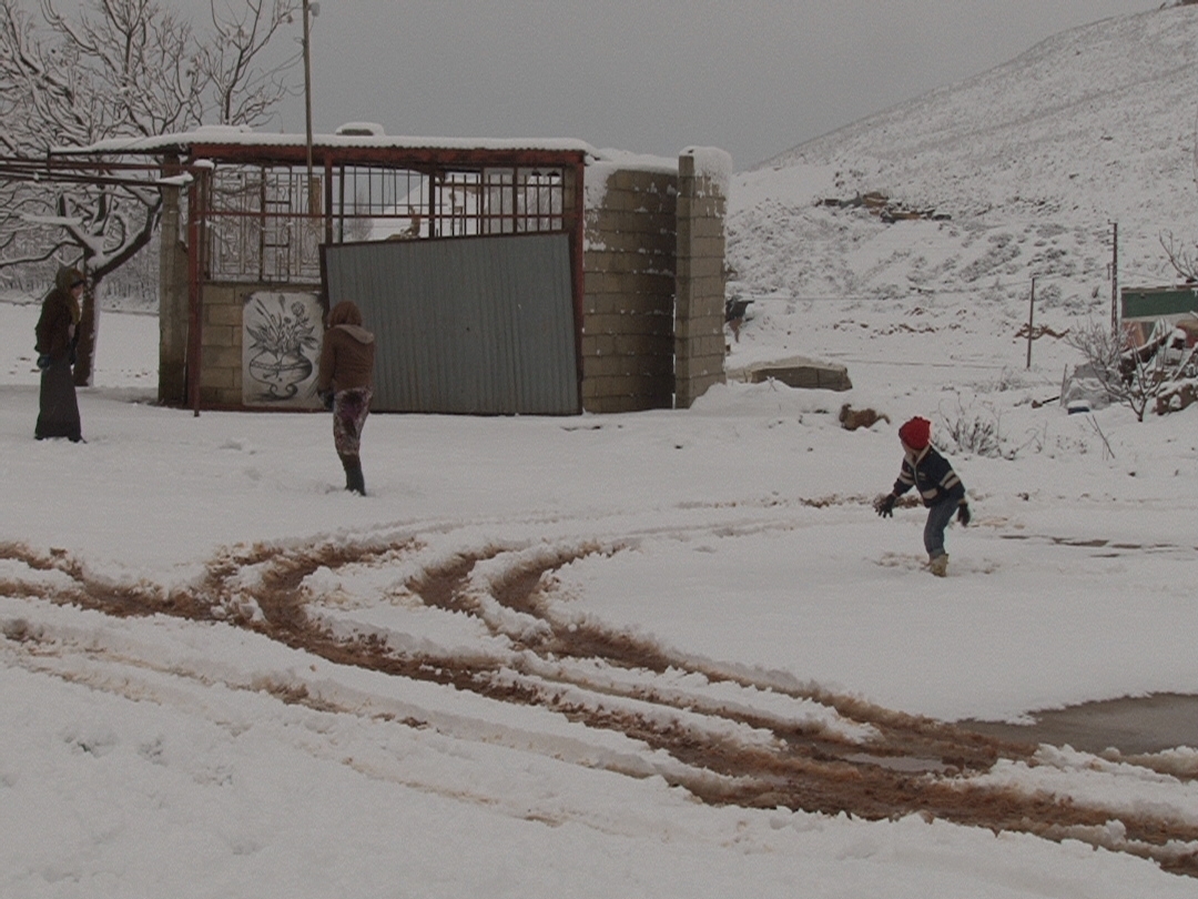 أشرقت شمس شباط الساطعة في سماء المنطقة، مصحوبة ببردٍ قارس وتدنٍ في درجات الحرارة