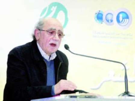 حسن عبد الله يقرأ قصائده (من المصدر)