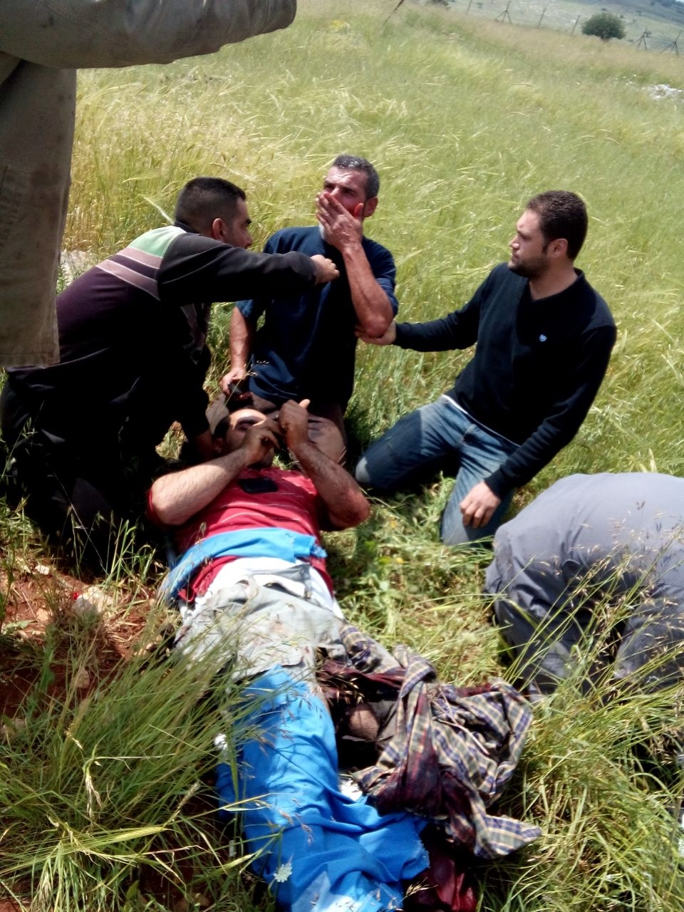 المزارع محمد ابراهيم مراد (1979) لحظة انفجار اللغم الأرضي من مخلفات العدو الاسرائيلي بقدمه