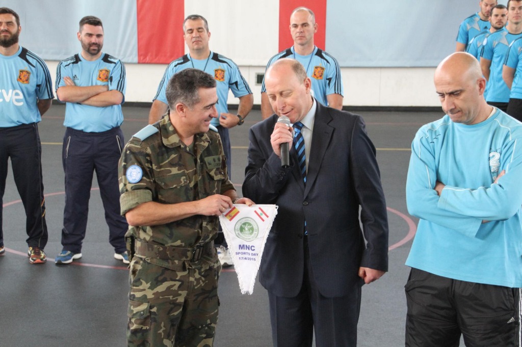 مدير المدرسة الأستاذ عماد خوري شكر أفراد اليونيفيل كما شكر ايضاً الأشخاص المشاركين في هذه النشاطات الرياضية