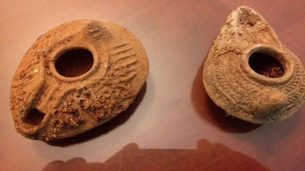 فخاريتان في مغارة كوكبا. (سعيد معلاوي)