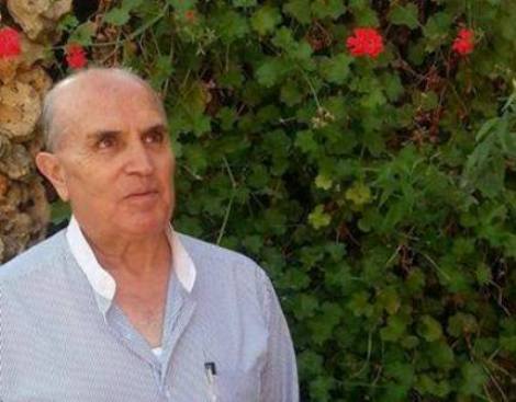 إبراهيم سعد‎ هو الذي حمل عبء الكلمات على ظهر ابجديته ، دون ان يتأفف