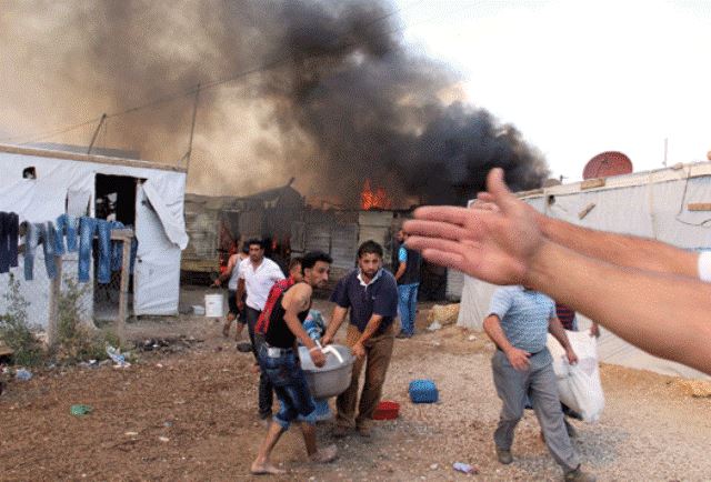 المآسي والاحزان تلاحق النازحين السوريين الذين يكتوون بنار النزوح