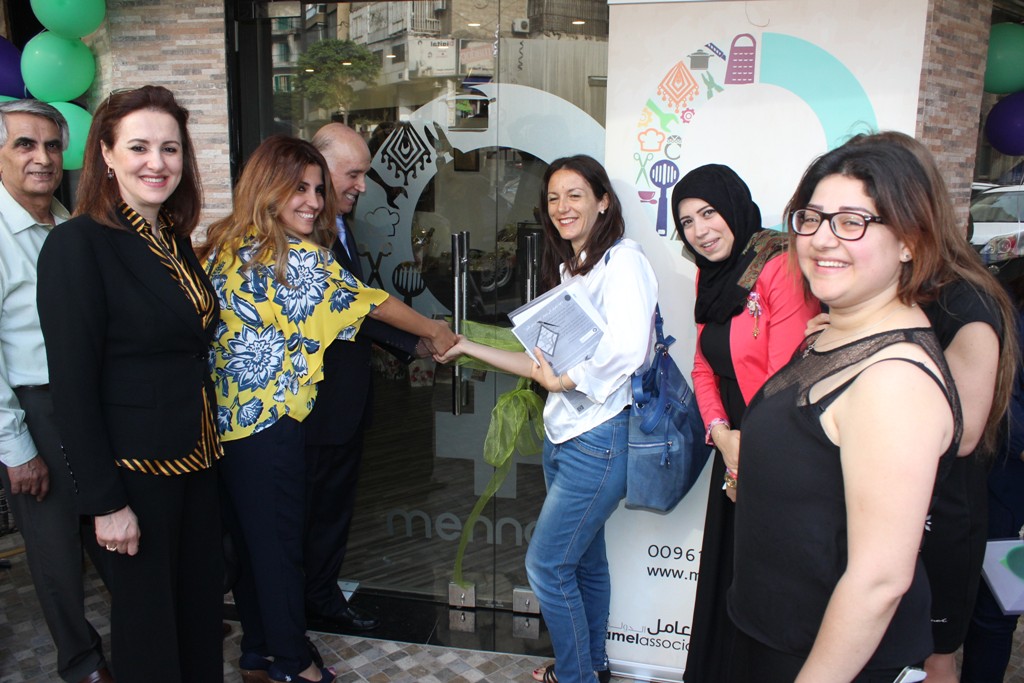 ممثلة صندوق دعم المساواة بين الجنسين وممثلة أوكسفام ودكتور مهنا يفتتحون منّا