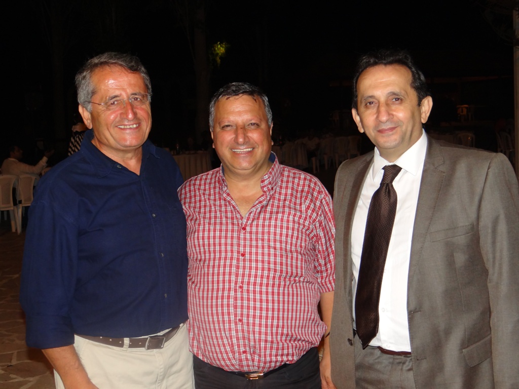 الإعلامي جورج العشي متوسطاً الإعلامي والمحلل السياسي نبيل هيثم والمهندس أسعد رشيدي