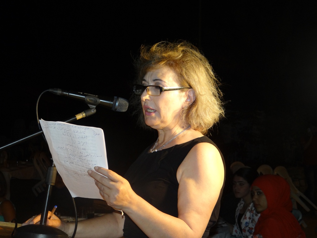 رئيسة جمعية سيدات الخيام السيدة صباح أبو عباس عرضت ما قامت به الجمعية من نشاطات في مختلف المجالات التعليمية والإجتماعية والتدريبية