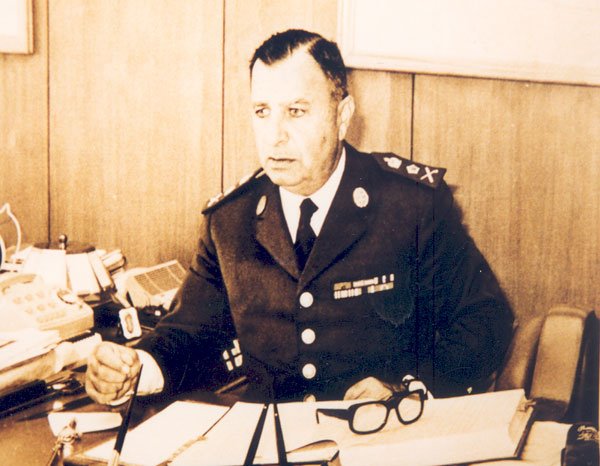 القائد السابق للجيش العماد حنا سعيد، إبن بلدة القليعة