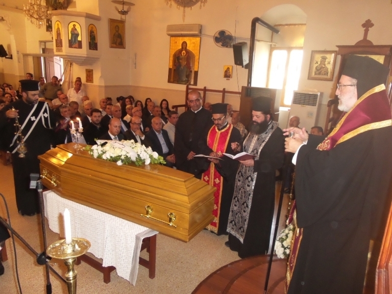 المطران كفوري يراس صلاة الجناز لراحة نفس مجلي الشماس