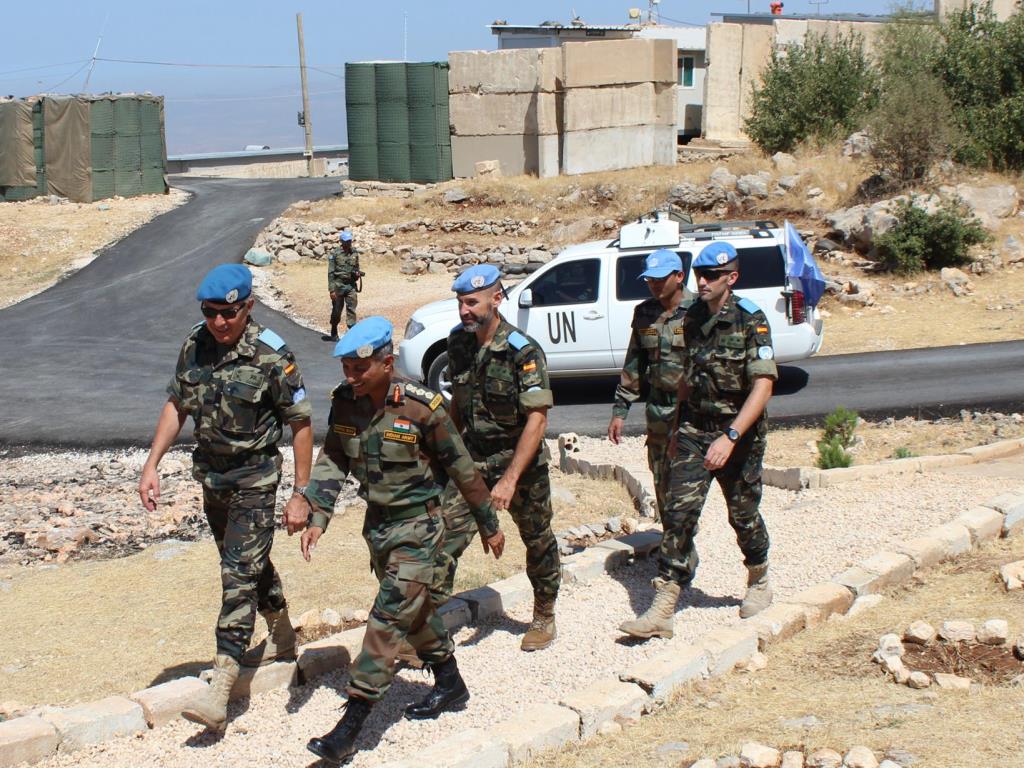 عناصر من اللواء \