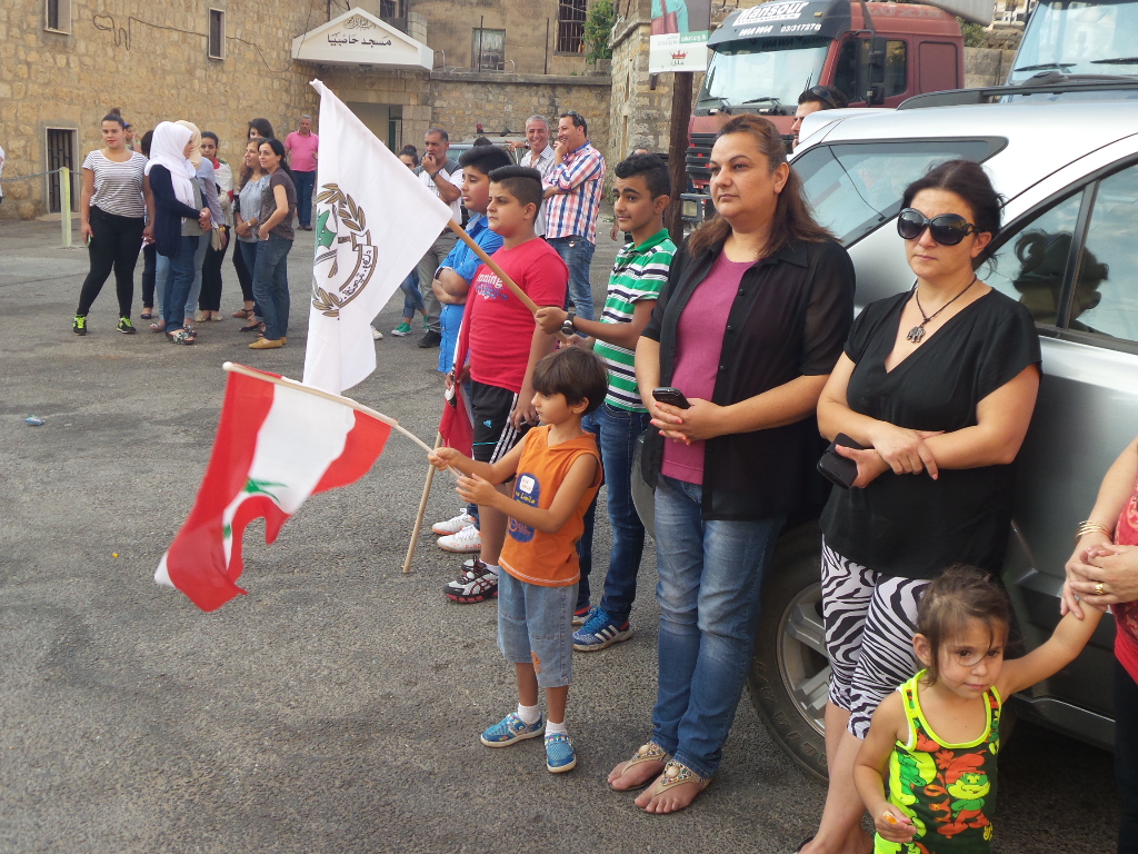 اعتصام شباب وشابات من بلدة حاصبيا للمطالبة بحقوق المواطنبن‎