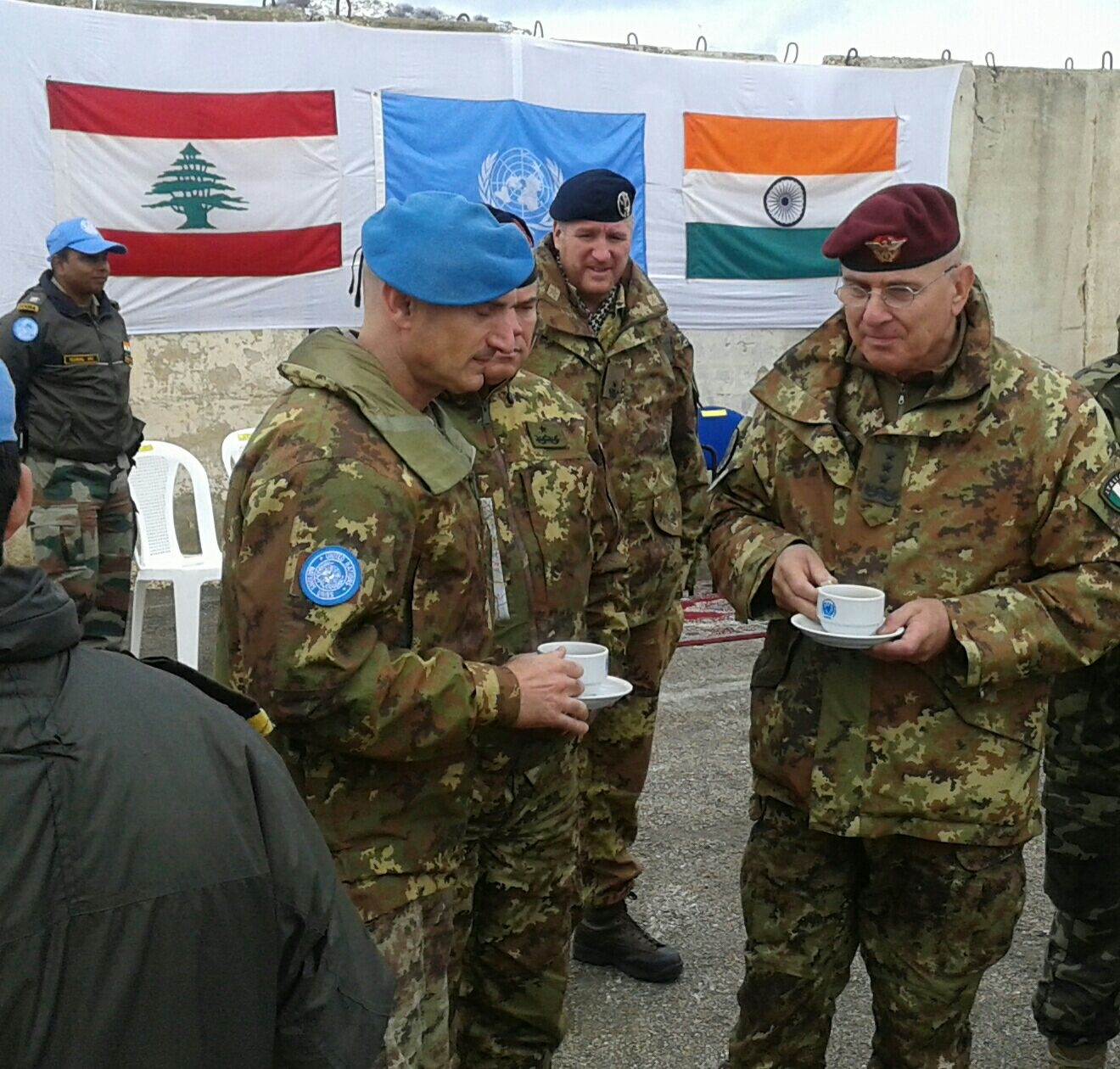  قائد مقر العمليات الايطالية المشتركة الجنرال ماريو بيرتوليني يتفقد المواقع الدولية المتقدمة على الخط الازرق في منطقة شبعا