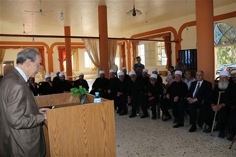 النائب أنور الخليل متحدّثاً في عين جرفا