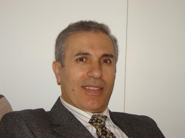 عزت رشيدي: ثمة رجال يمرون يتركون في المكان هالة من الحب والتضحية والاندفاع للعطاء