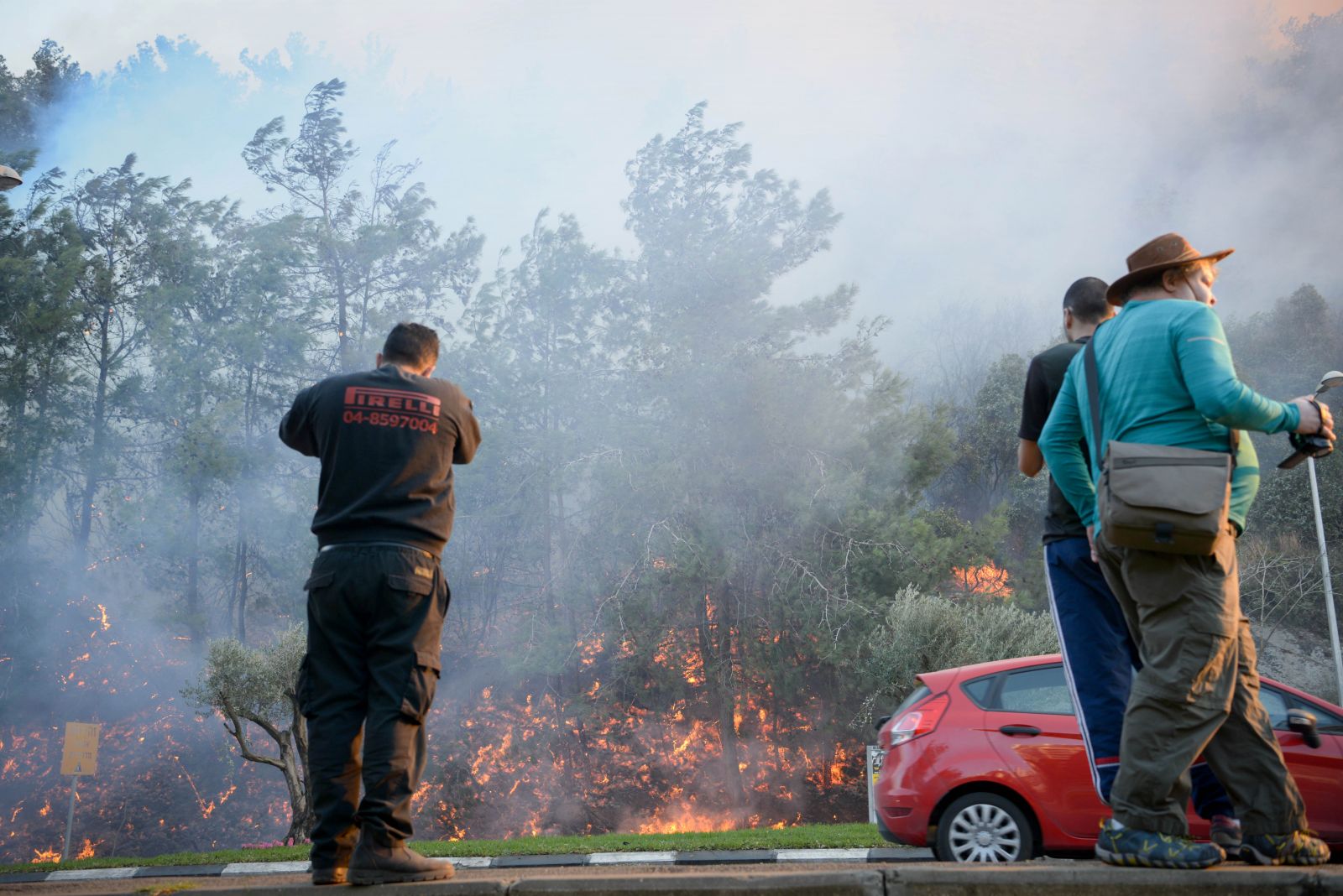 هذه الأرض التي تحترق وتشتعل هي أرضنا الفلسطينية، وترابنا الوطني المقدس، ونحن أصحابها وملاكها، 