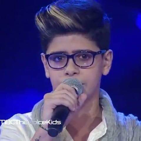 الشاي الخيامي الموهوب علي الهادي الذي تابعناه في ذا فويس بحب وشغف