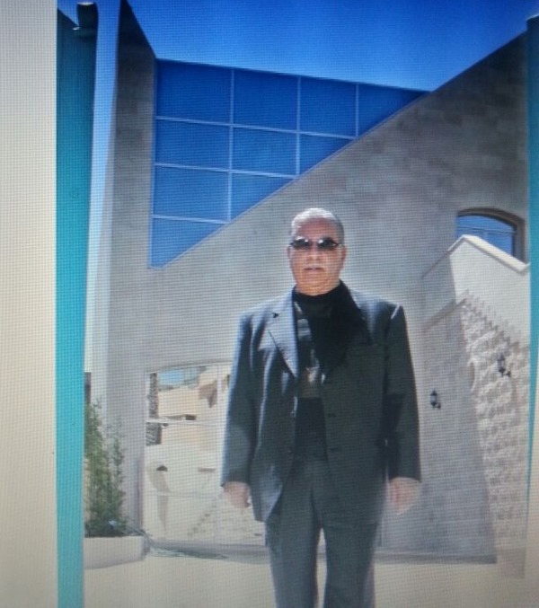 يد المرحوم محمد موسى طويل البيضاء انارت بعض العتمة في مجتمعنا 