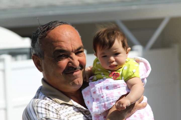 أعتذر منك يا أبي لأنّي كسرت ظهرك ولوّنت حياتك  بلون الحزن