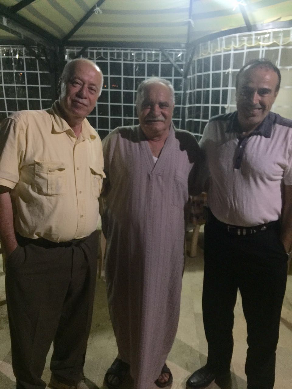 رئيس بلدية الخيام الدكتور علي اسماعيل عبدالله متوسطا الحاج غسان سلمان عبدالله و الحاج غسان سلمان عبدالله