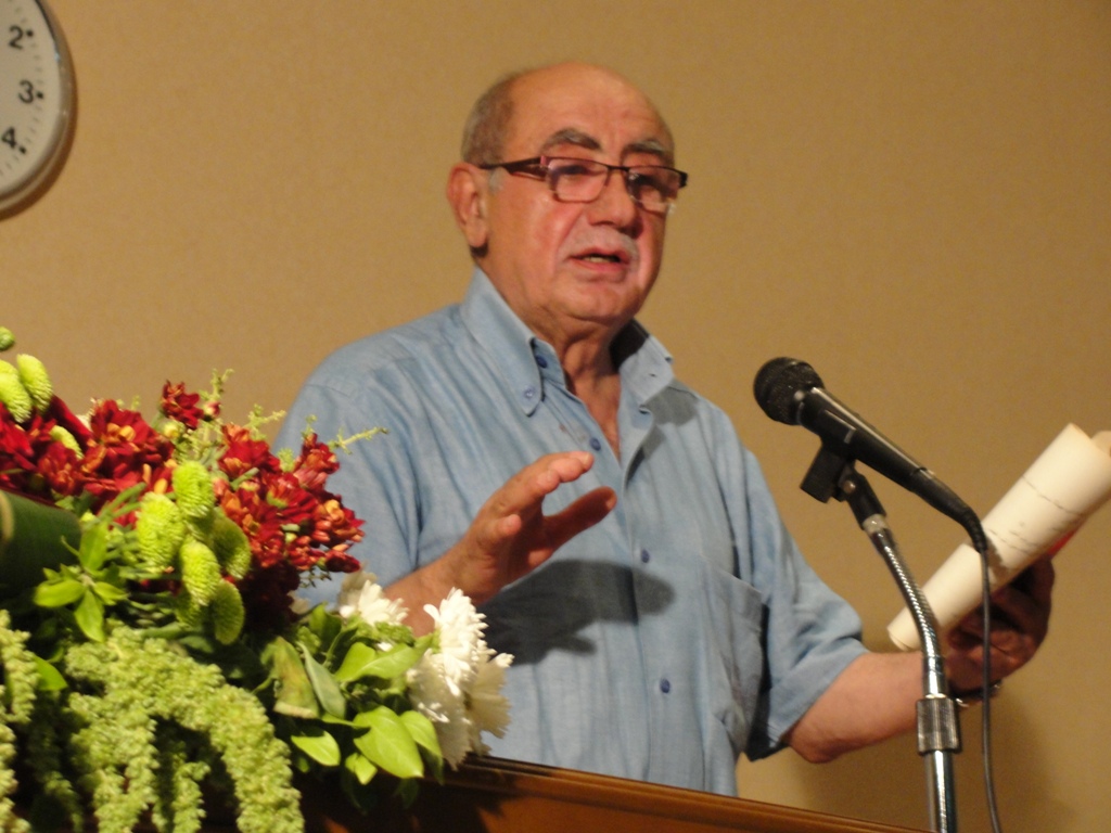 الشاعر الكبير حسن عبدالله الذي كتب قصيدة أجمل الأمهات