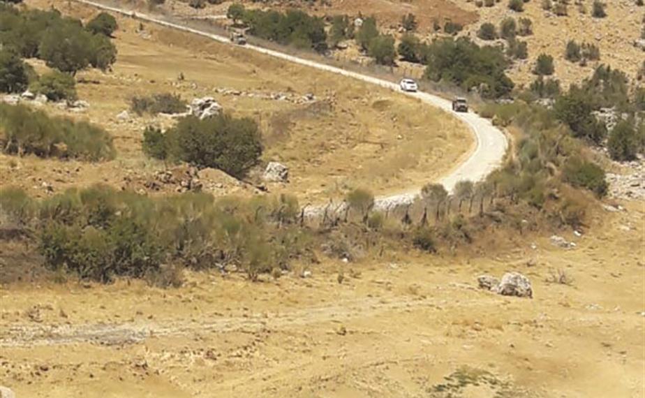 جانب من الطريق الترابية الجديدة في مزارع شبعا (طارق ابو حمدان)