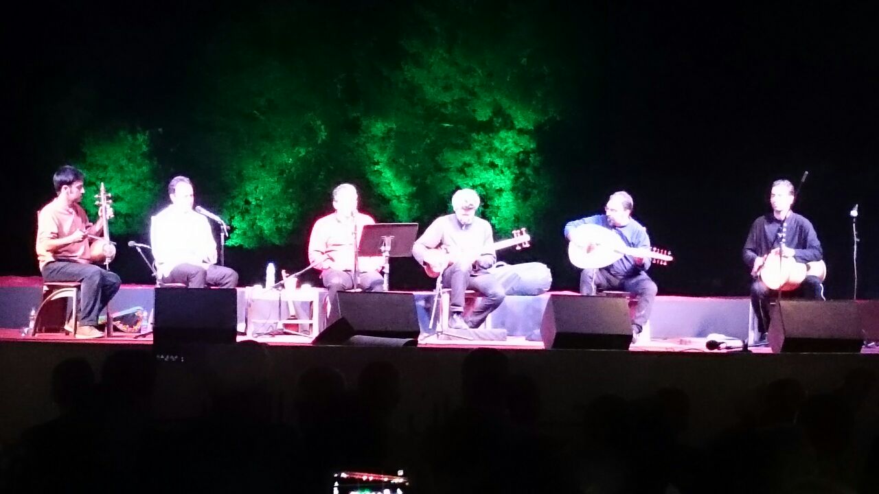 عزف فرقة بحر النور الايرانية التراثية