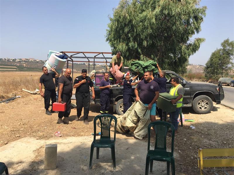  خلال تفكيك الخيم (طارق ابو حمدان)