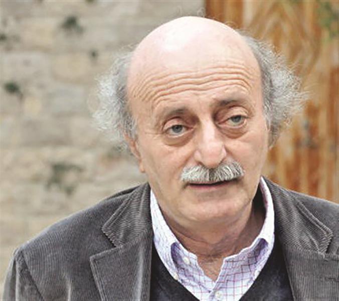 سعى فخر لتشكيل مجموعات مسلّحة من البيئة الدرزية وخارج عباءة «البيك»