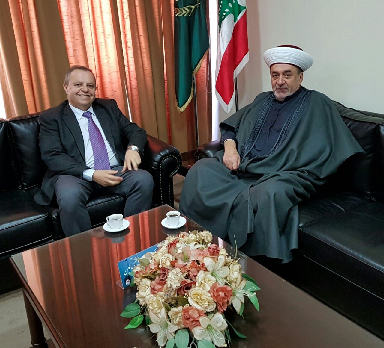 رئيس مدرسة الفنون الإنجيلية في صيدا دكتور روجيه داغر يلتقي مفتي صيدا وأقضيتها الشيخ سليم سوسان