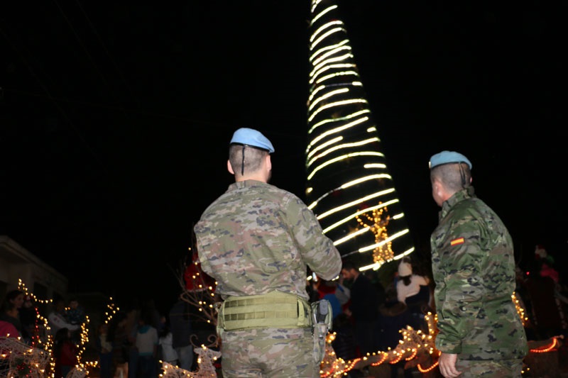 انارة شجر الميلاد في ابل السقي