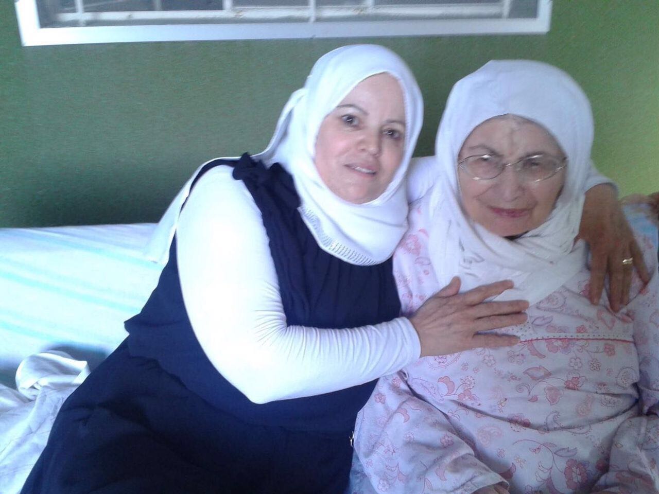 وفاء محمد علي ابو عباس: الحجة ام احمد  وفي كل  مرة اراها كانت تبتسم حاملة معها كل المحبة والمودة لكل الناس