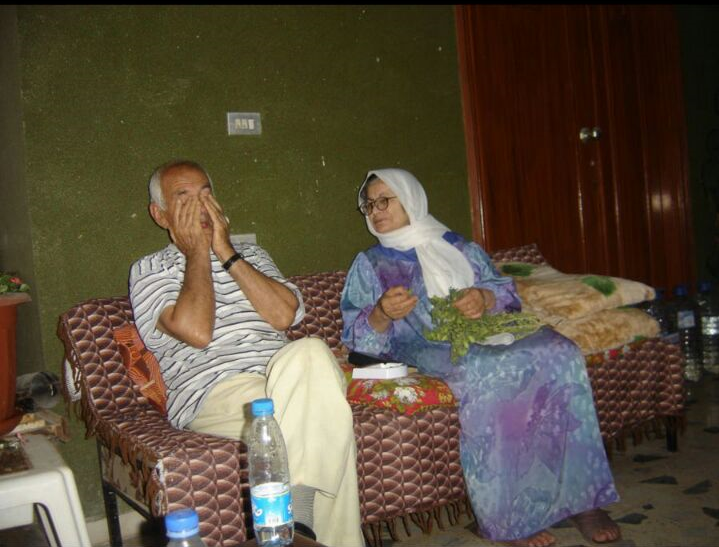 المرحومة الحاجة زينب عبد الحسن عواضة (أم أحمد أبوعبّاس) وأبو أحمد