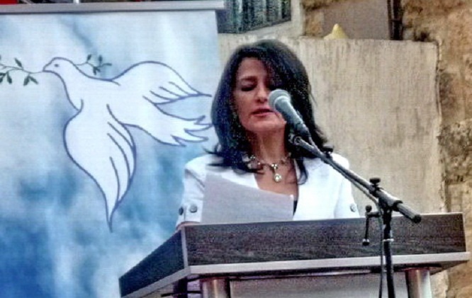 مايا العشي تلقي كلمة في إفتتاح مركز جديد لتليه لوميير ونورسات في جديدة مرجعيون