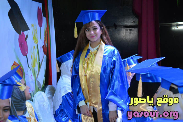 منى يوسف حرب، 17 سنة، من بلدة عربصاليم. نالت معدلاً يقارب 99.77% 