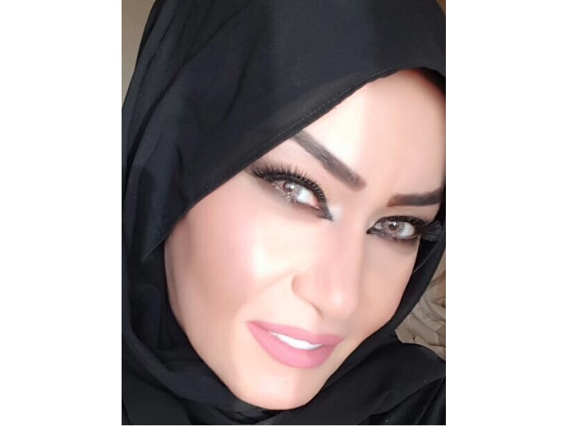 الشاعرة هدى صادق: عليّ أن أعد كم من وردة ذبلت وكم من عصفور نفق  وكم من بيت تهدم وكم من قرميد تحطم في الخيام