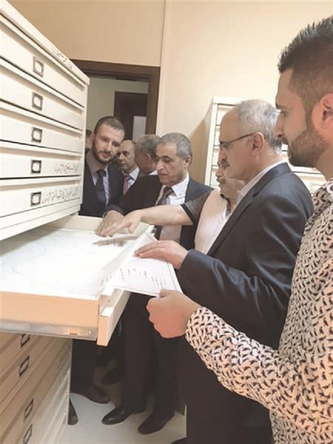 وزير المالية علي حسن خليل والنائب قاسم هاشم خلال إفتتاح امانة السجل العقاري ودائرة المساحة في قضائي مرجعيون وحاصبيا