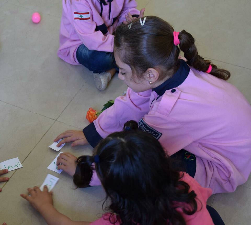 وردة حبّ لوطني من برعمات فوج العقلية زينب (عليها السلام)/حاريص