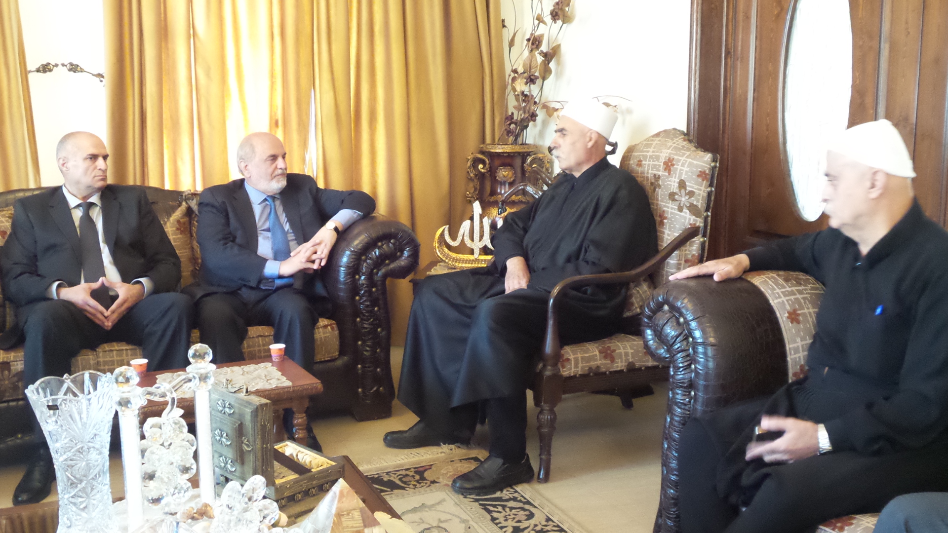 النائب حردان والامين خنيصر والشيخ شجاع والمختار زويهد