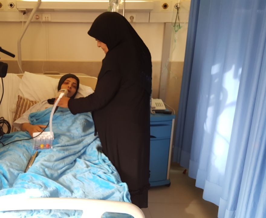 دعاء.. ترقد في مستشفى تبنين الحكومي للمعالجة حيث نقلها زوجها